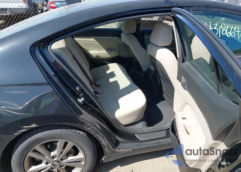 2018 Hyundai Elantra Value Edition z USA, uszkodzony, nr VIN 5NPD84LF2JH391223